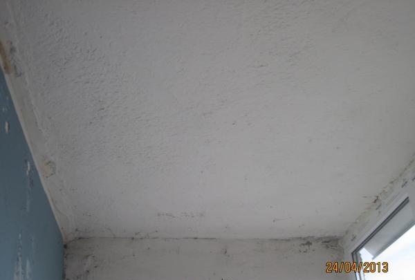 Isolation du balcon suivie d'une finition avec des panneaux PVC