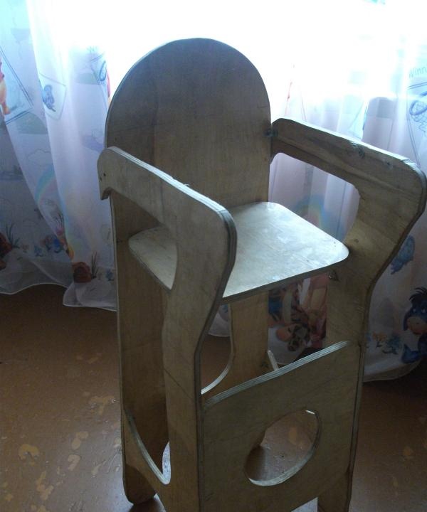 Vaikiški baldai - aukšta kėdutė