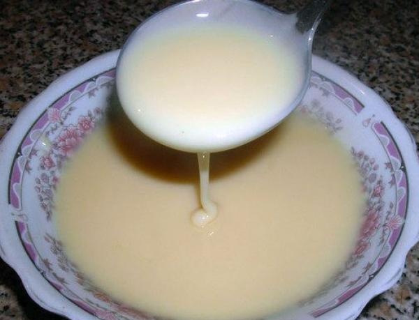 Tilberedning af kondenseret mælk derhjemme