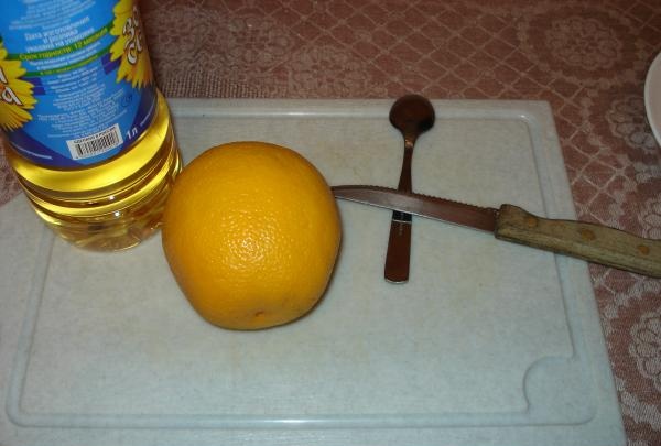 เทียนสีส้ม