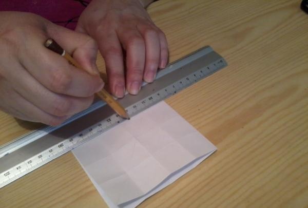 Cómo hacer un cubo transformador de papel con tus propias manos.