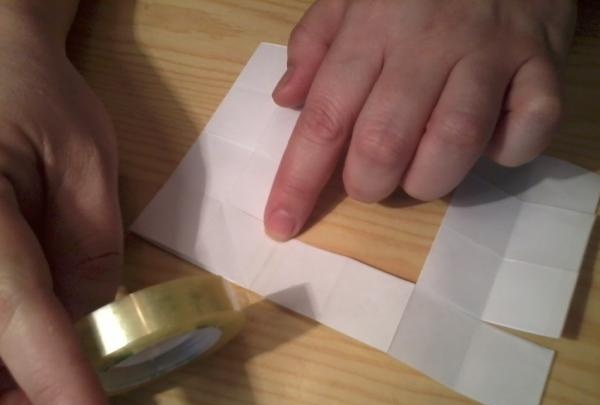 איך להכין קובייה משתנה מנייר במו ידיך