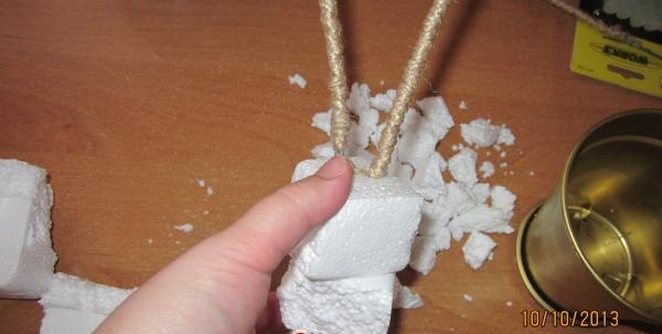 stringing polystyrene foam