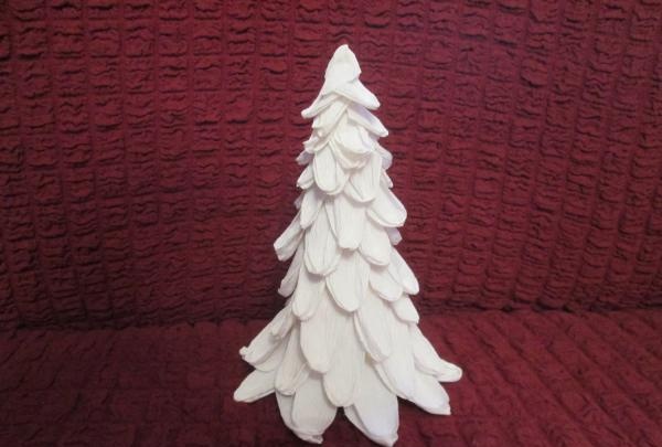 árvore de natal de papel ondulado