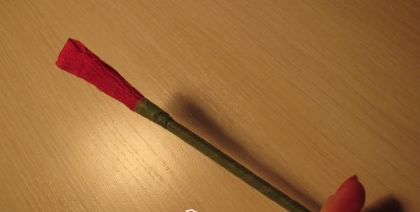 Forming a rose bud