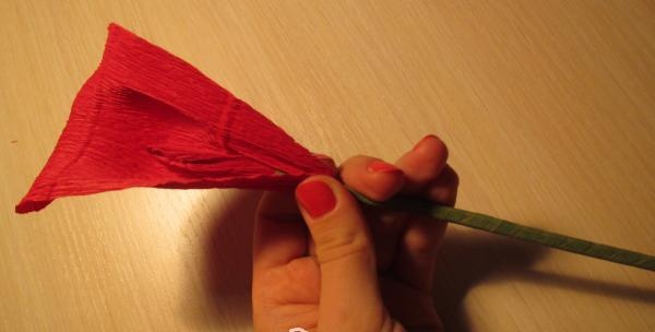 Forming a rose bud