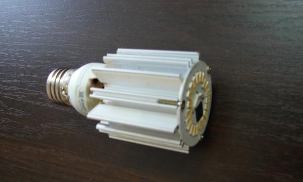Modulio montavimas ant radiatoriaus
