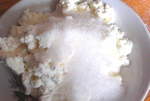 mix sugar and some cottage cheese