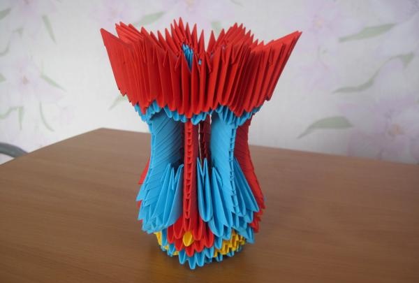 Váza moduláris origami technikával