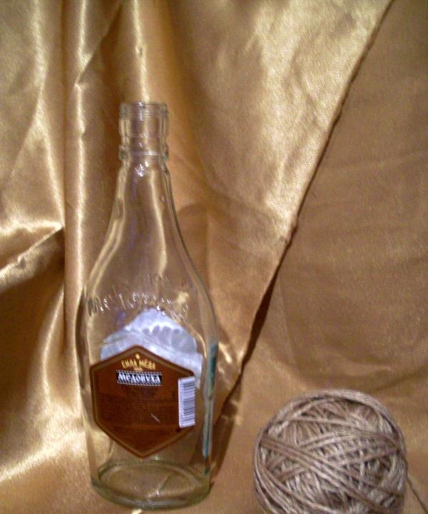 Take a bottle and a ball of thread