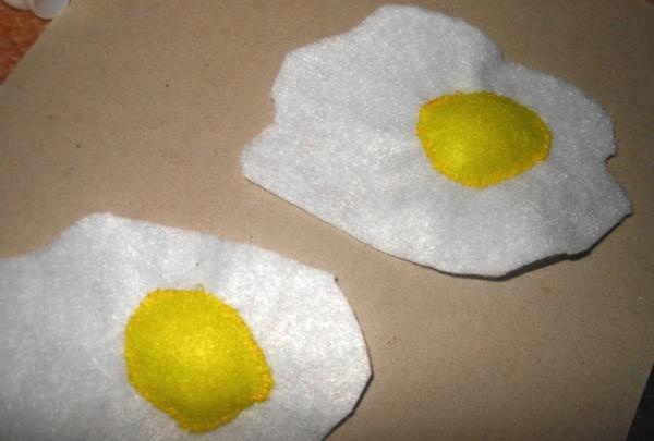 felt scrambled eggs