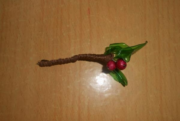 Let's start collecting a sprig of our lingonberry