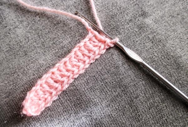 tricoter un crochet double dans chacun