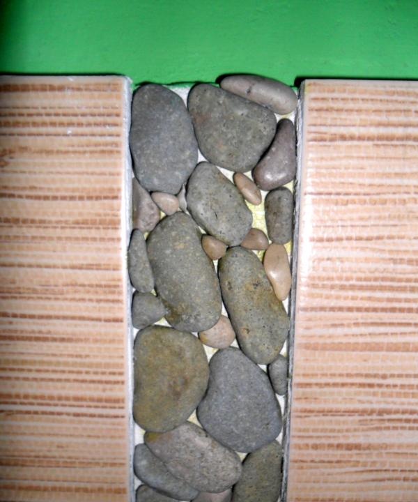 decor for tiles made of sea pebbles