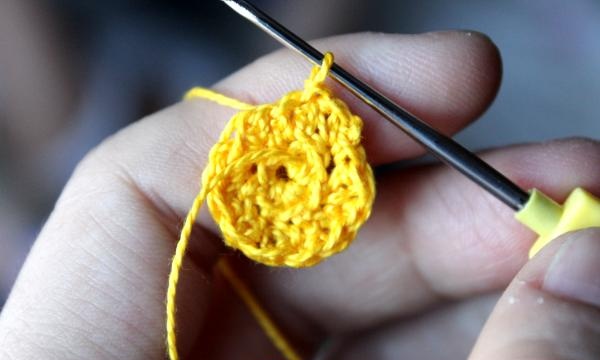twelve single crochets