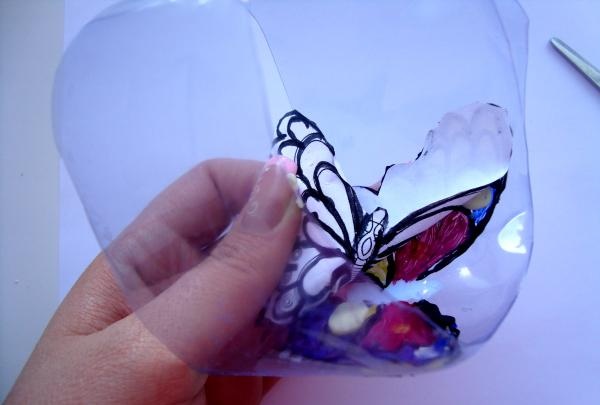Motýľ z farebného skla