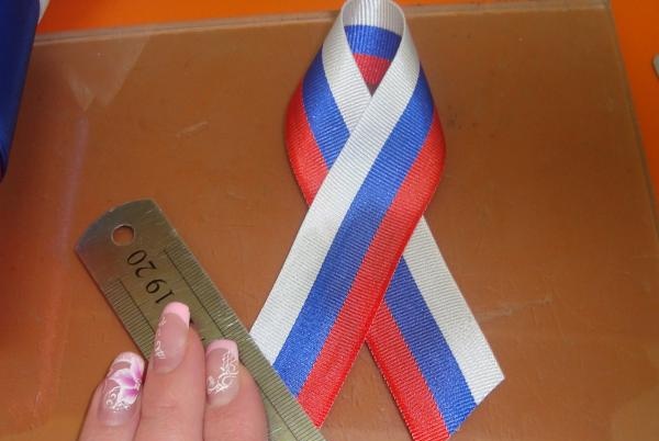 Patriotic ribbon para sa Araw ng Tagumpay