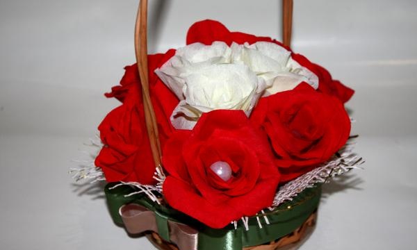 Basket with flowers made of corrugated paper