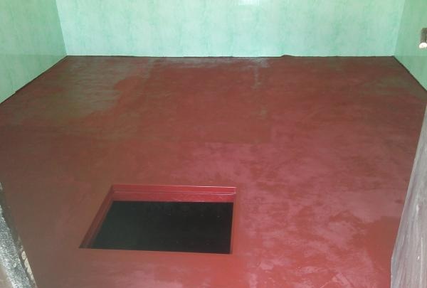 Reinforced concrete floor sa itaas ng basement