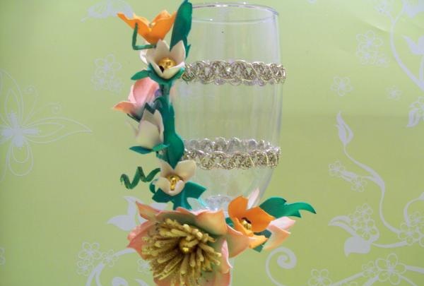 decorating glasses with a bouquet of foamiran