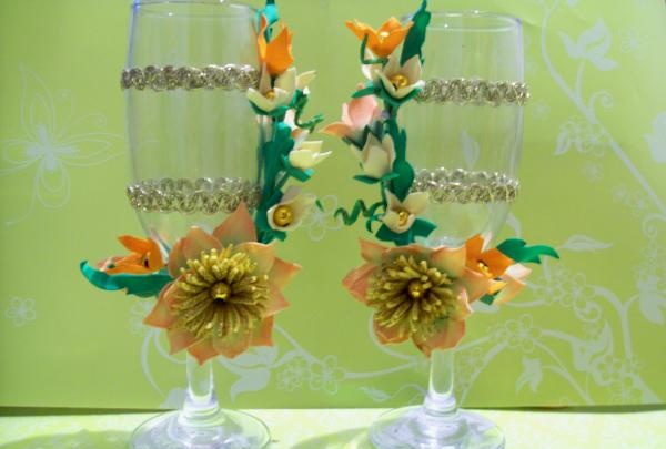 decorating glasses with a bouquet of foamiran