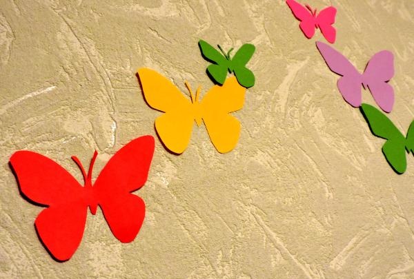 dekorace na zeď s motýly