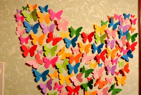 декорация на стена с пеперуди