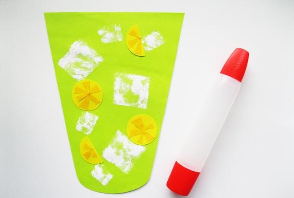 Renkli kağıttan yapılmış limonata