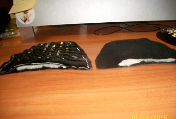 slippers uit een oude handtas