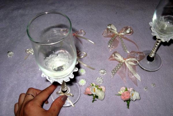 Decoración de copas de boda.