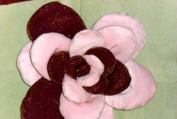 Decorative pillow rose