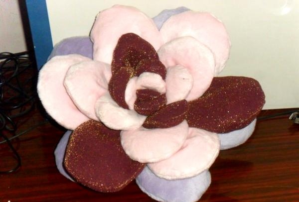 Almohada decorativa rosa