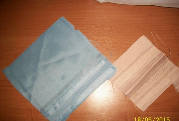 quadrados de tecido de cores diferentes
