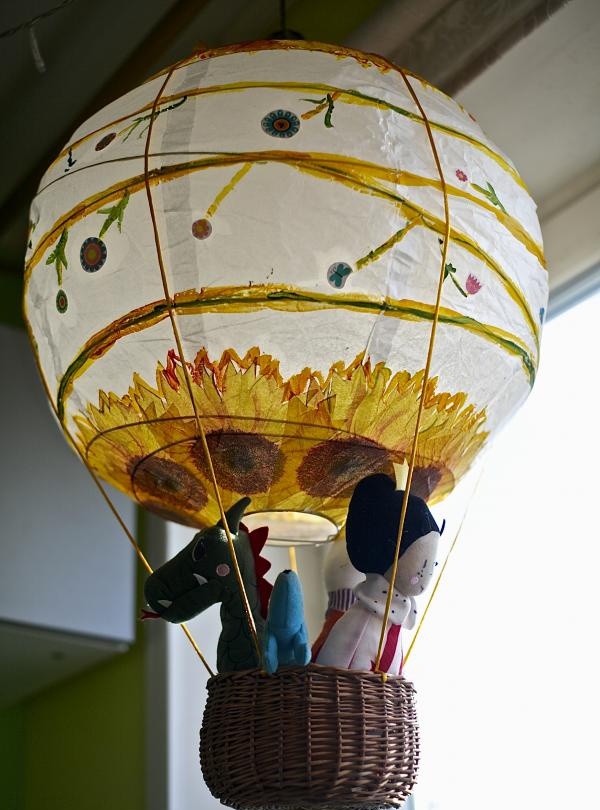 Balon cu lanternă de hârtie