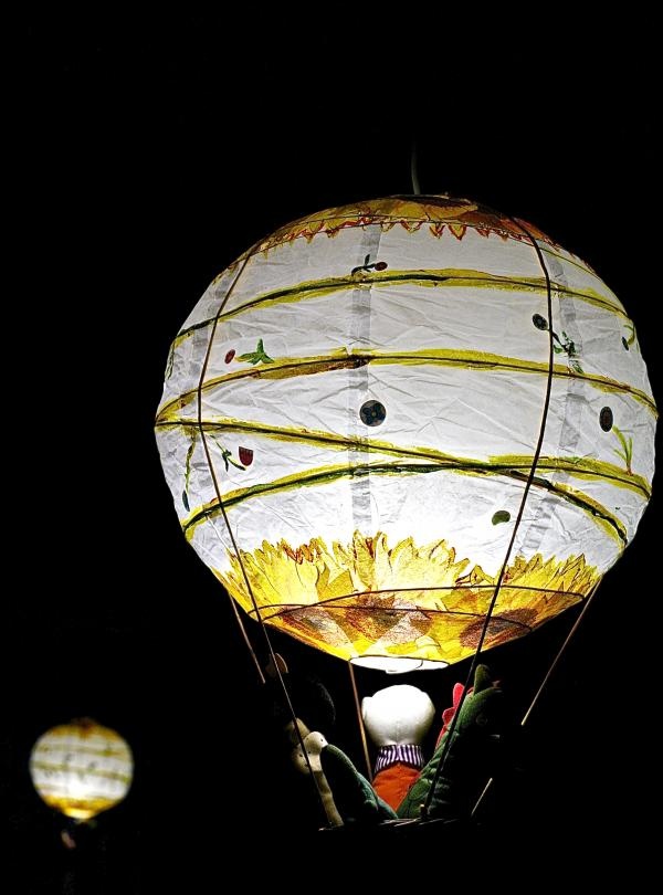 Papierový balónik s lampášom