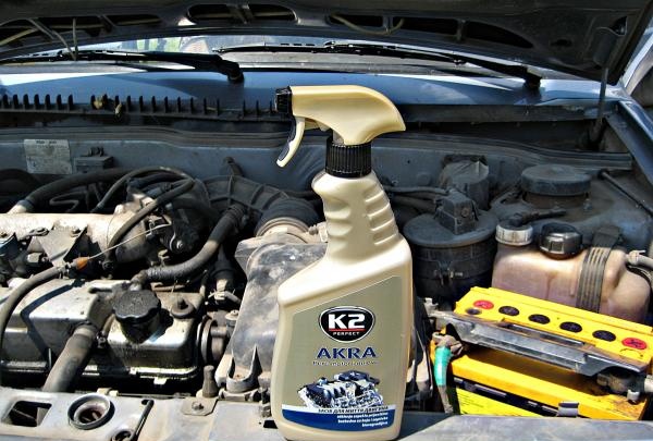 איך לנקות מנוע של מכונית