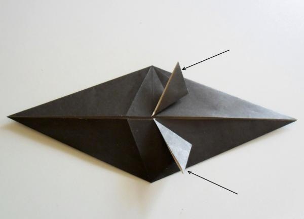 Bengkokkan segitiga seperti ini