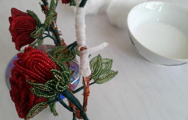 Decorare un tronco d'albero e una radura