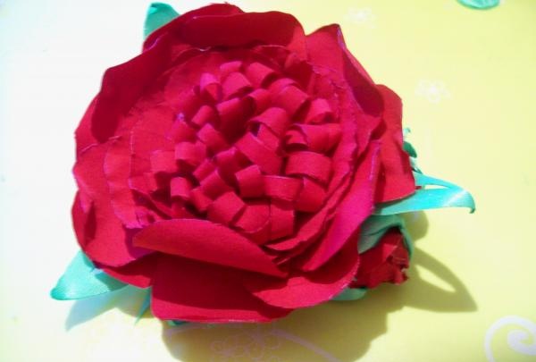 klip rambut peony