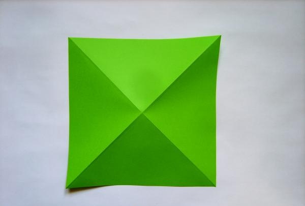decore um presente com flores de origami