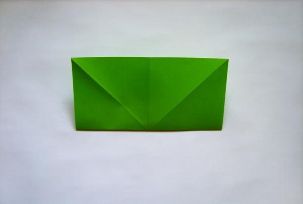 decorar un regalo con flores de origami