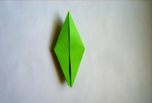 διακοσμήστε ένα δώρο με λουλούδια origami