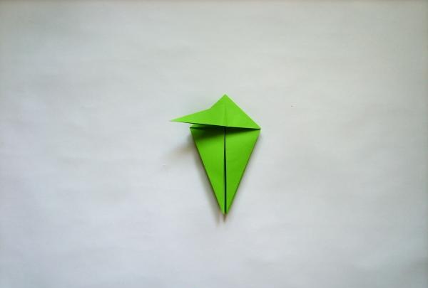 udekoruj prezent kwiatami origami