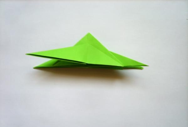 versier een cadeau met origamibloemen