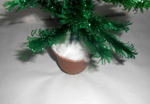 Божићно дрво направљено од пластичне флаше