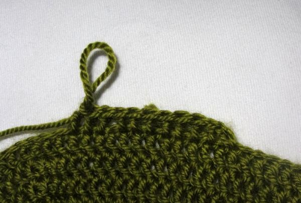 Knitting a Dinosaur hat