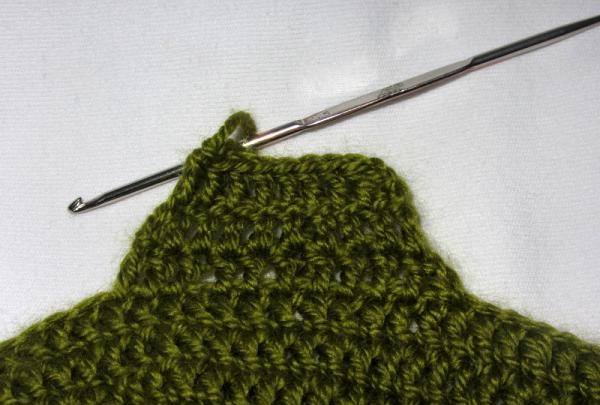 Knitting a Dinosaur hat
