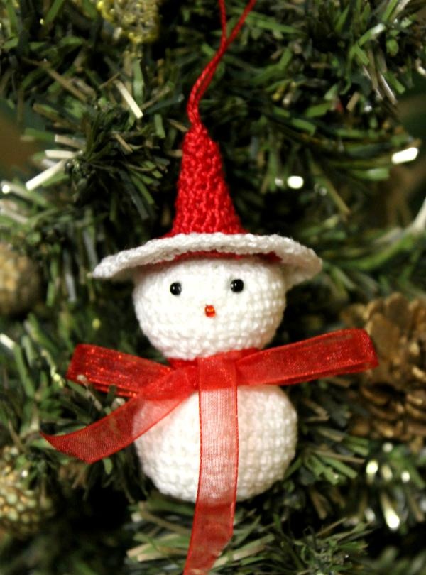 Kardan adam tığ işi Noel ağacı oyuncak