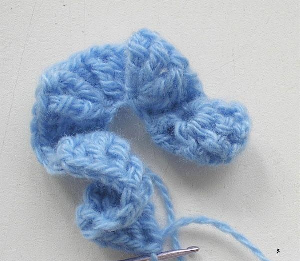 How to crochet a blue rose