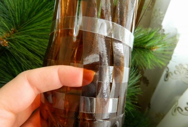Korb-Bonbonschale aus einer Flasche